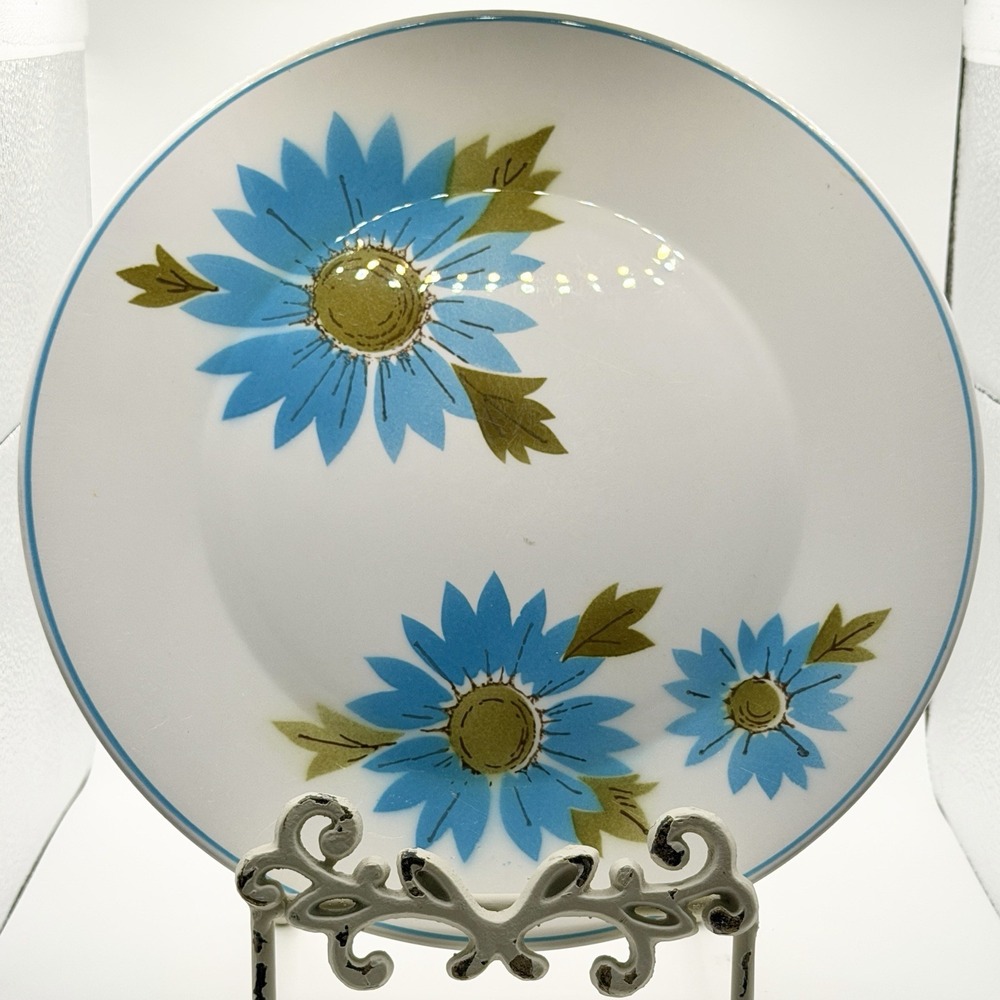 2 Vintage Mikasa Focus Shape Fancy 2032 Floral Mid Century Dinner Plates MCM